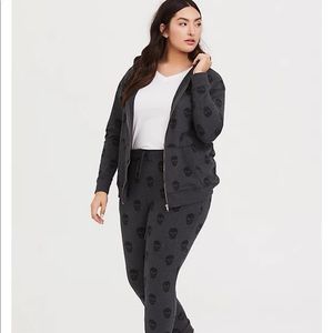 Torrid size 4 skull sweat suite